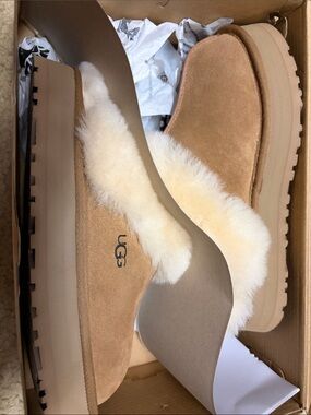 UGG Sz 8 Women’s Chestnut Suede Shearling Platform Mule